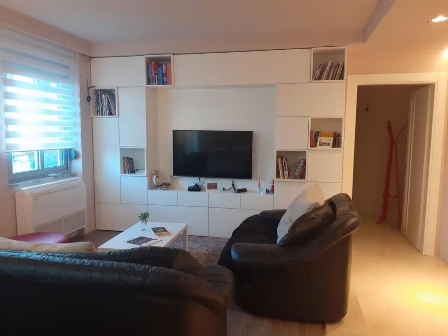 Lake View Apartment Tirana Exterior foto